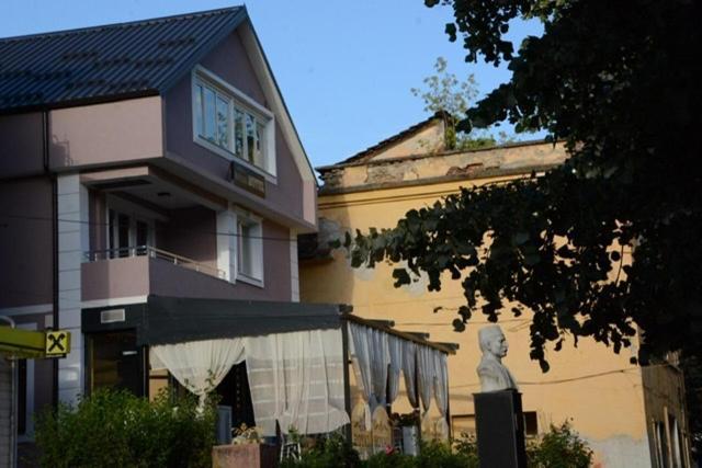 Royal Hotel Peshkopi Albania Exterior foto